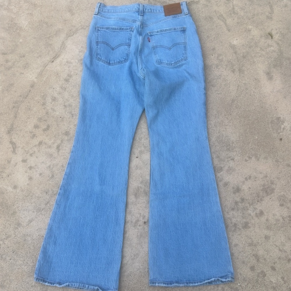 Levi's Women's High Rise 70's Flare Light Wash Jeans Size 29 - Picture 6 of 9